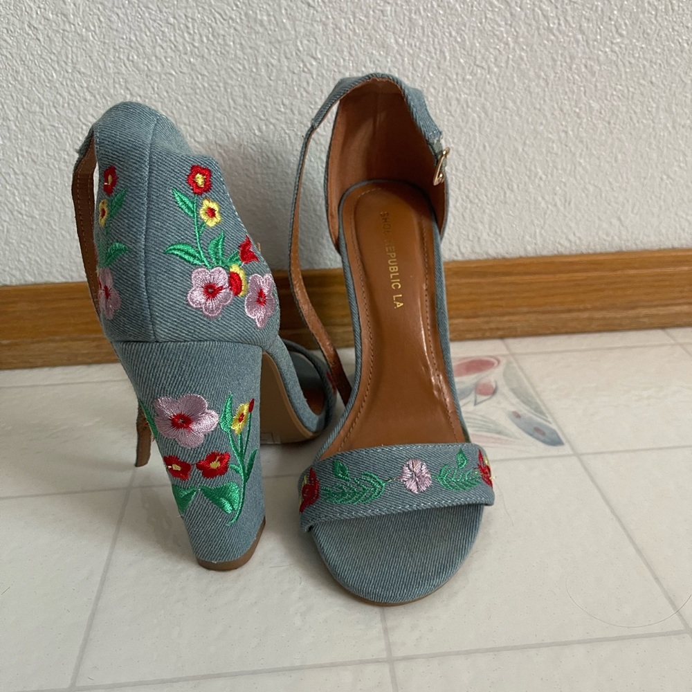 Heels - Picture 6 of 6